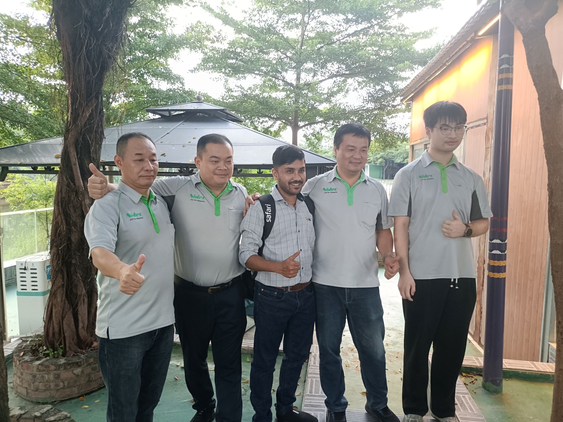 Actividad de calidad entre Nidec Elevator Traction Machine China e India